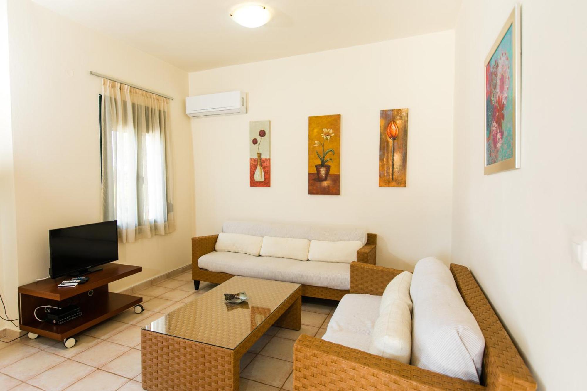 Villa Eleni Asproulianoi ภายนอก รูปภาพ