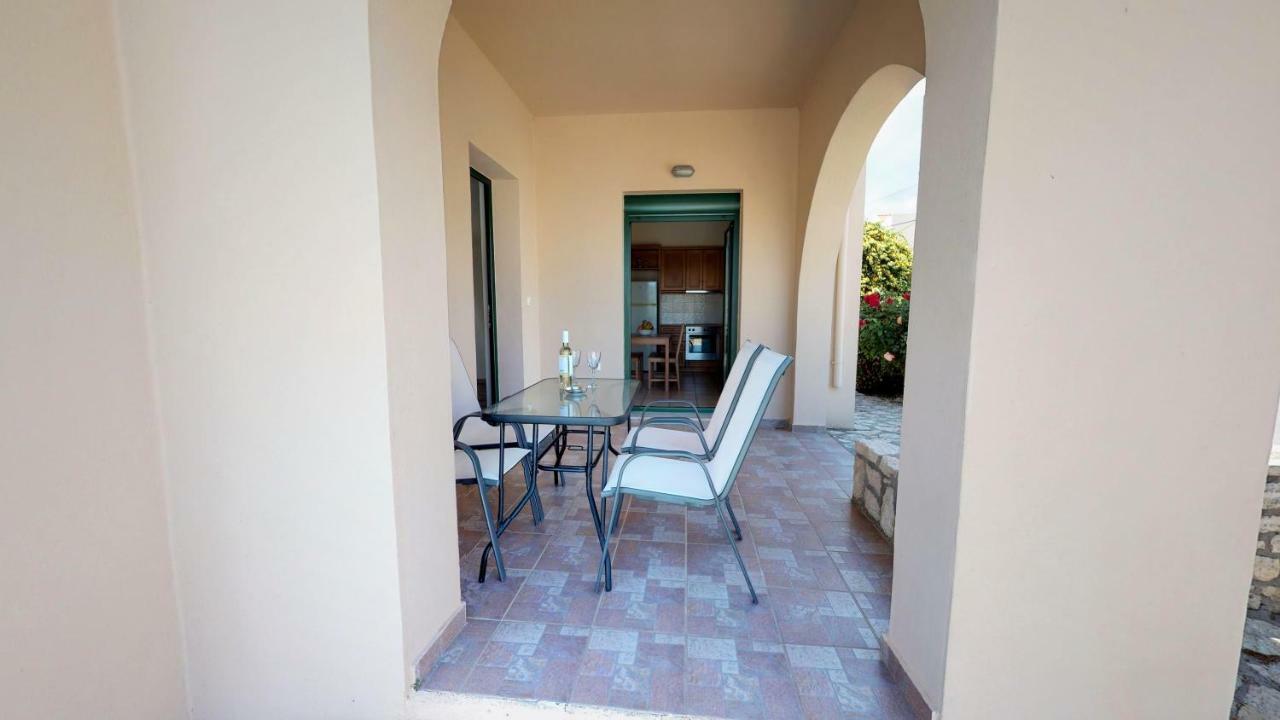 Villa Eleni Asproulianoi ภายนอก รูปภาพ