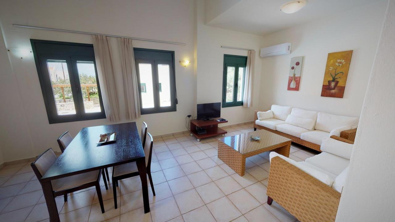 Villa Eleni Asproulianoi ภายนอก รูปภาพ